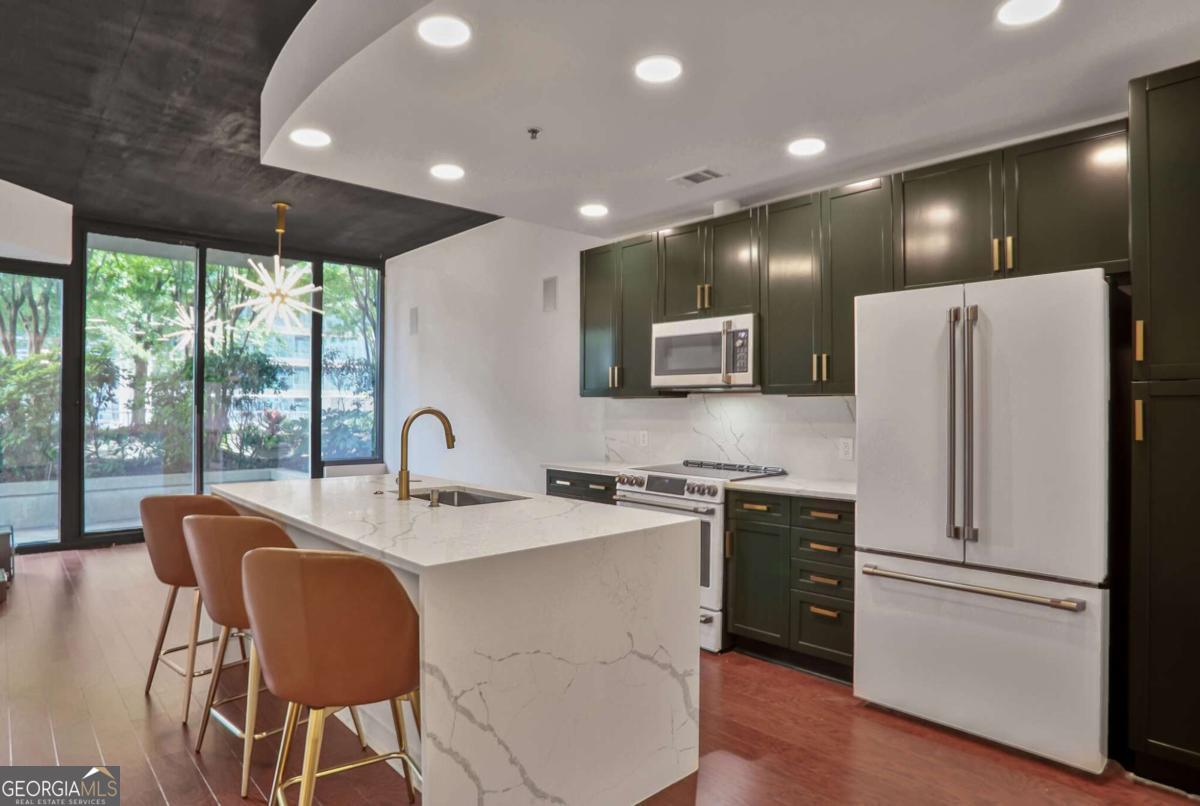 855 Peachtree ST NE 1108