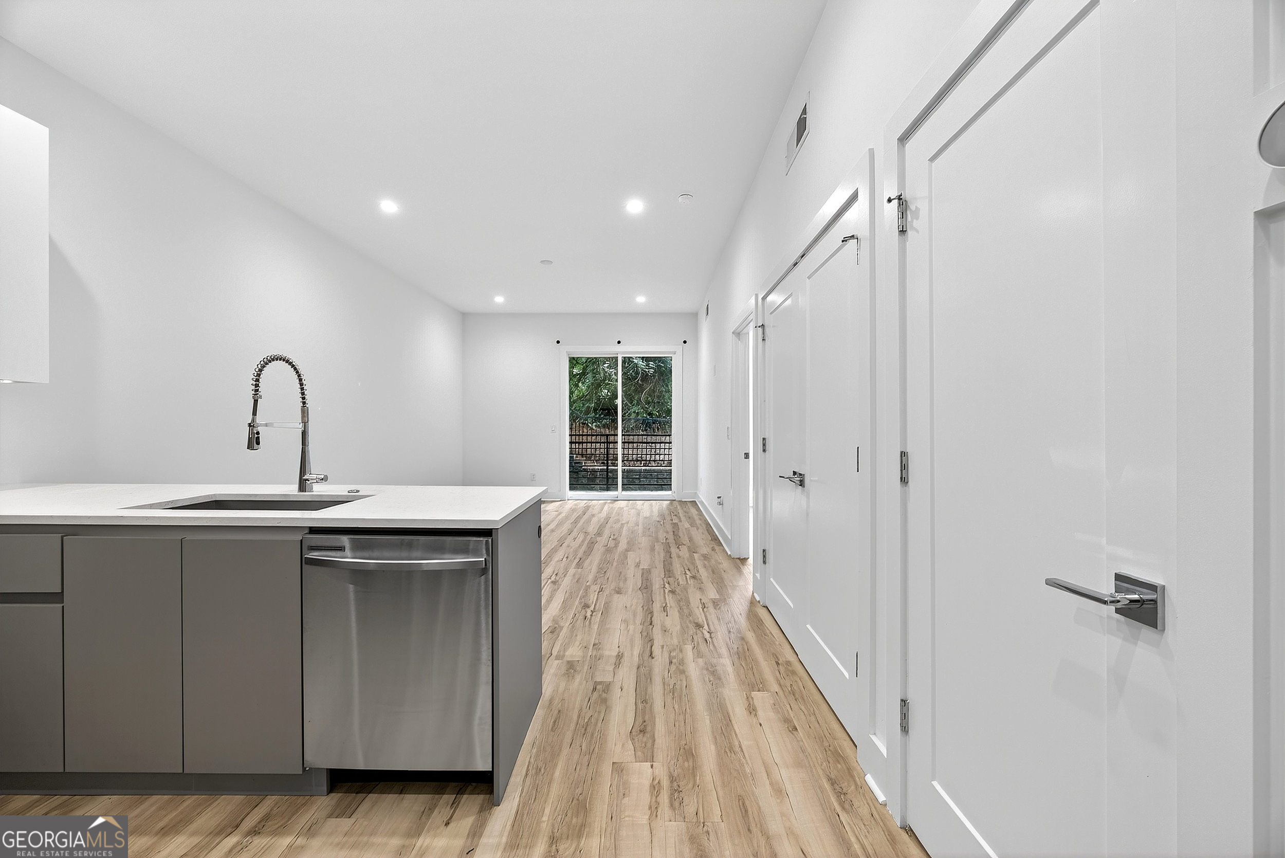 1155 Custer AVE SE 208