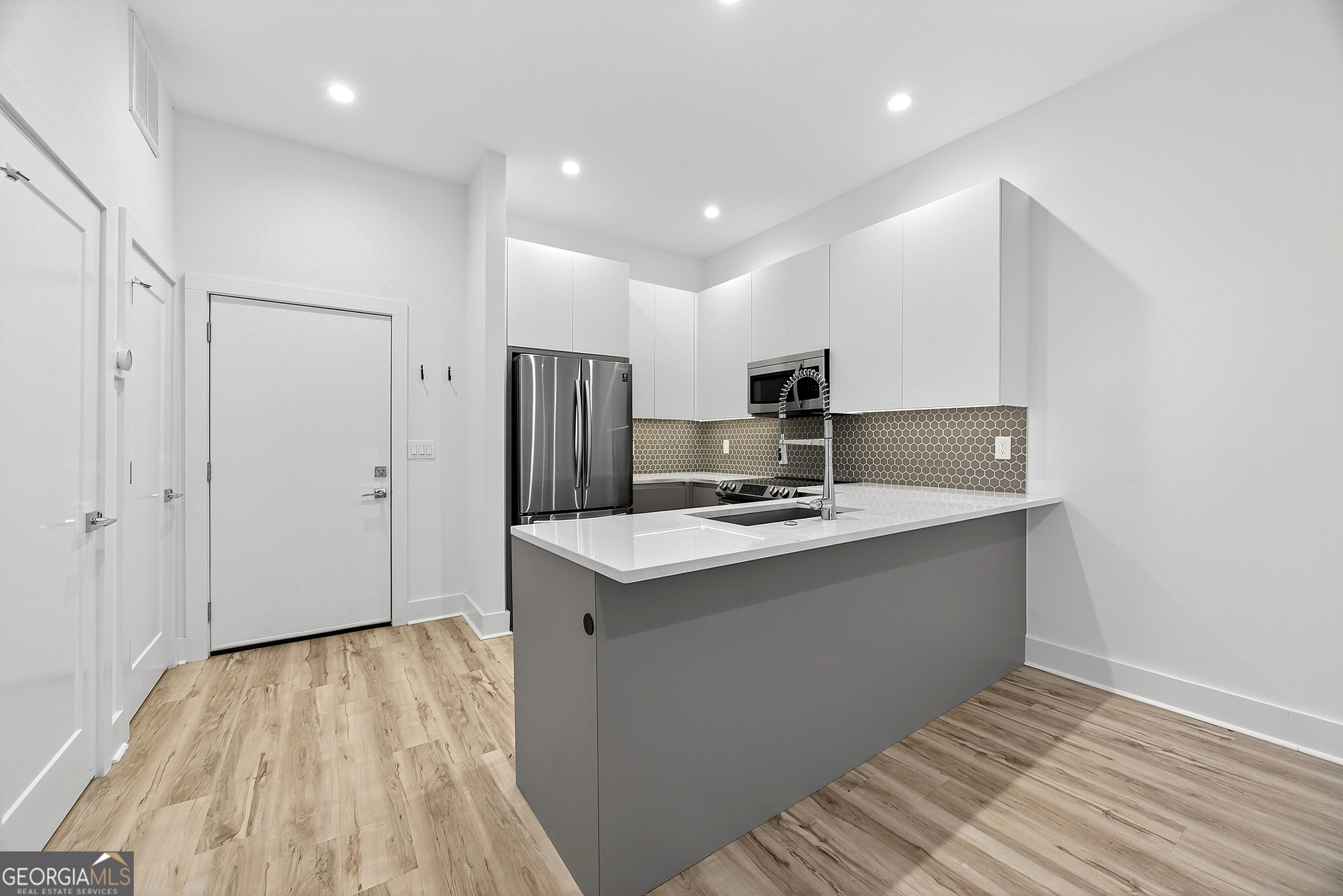 1155 Custer AVE SE 208