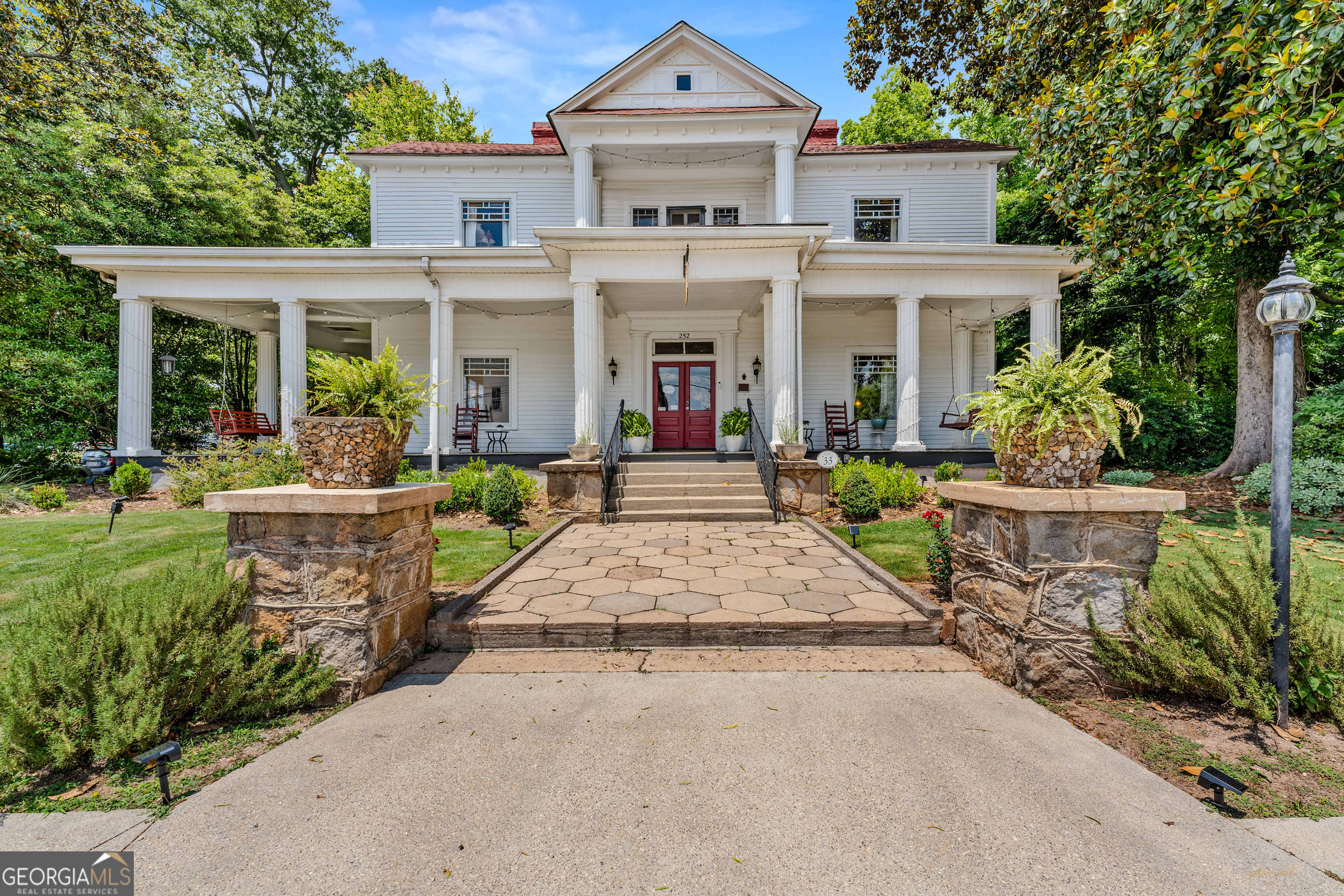 252 Seavy ST