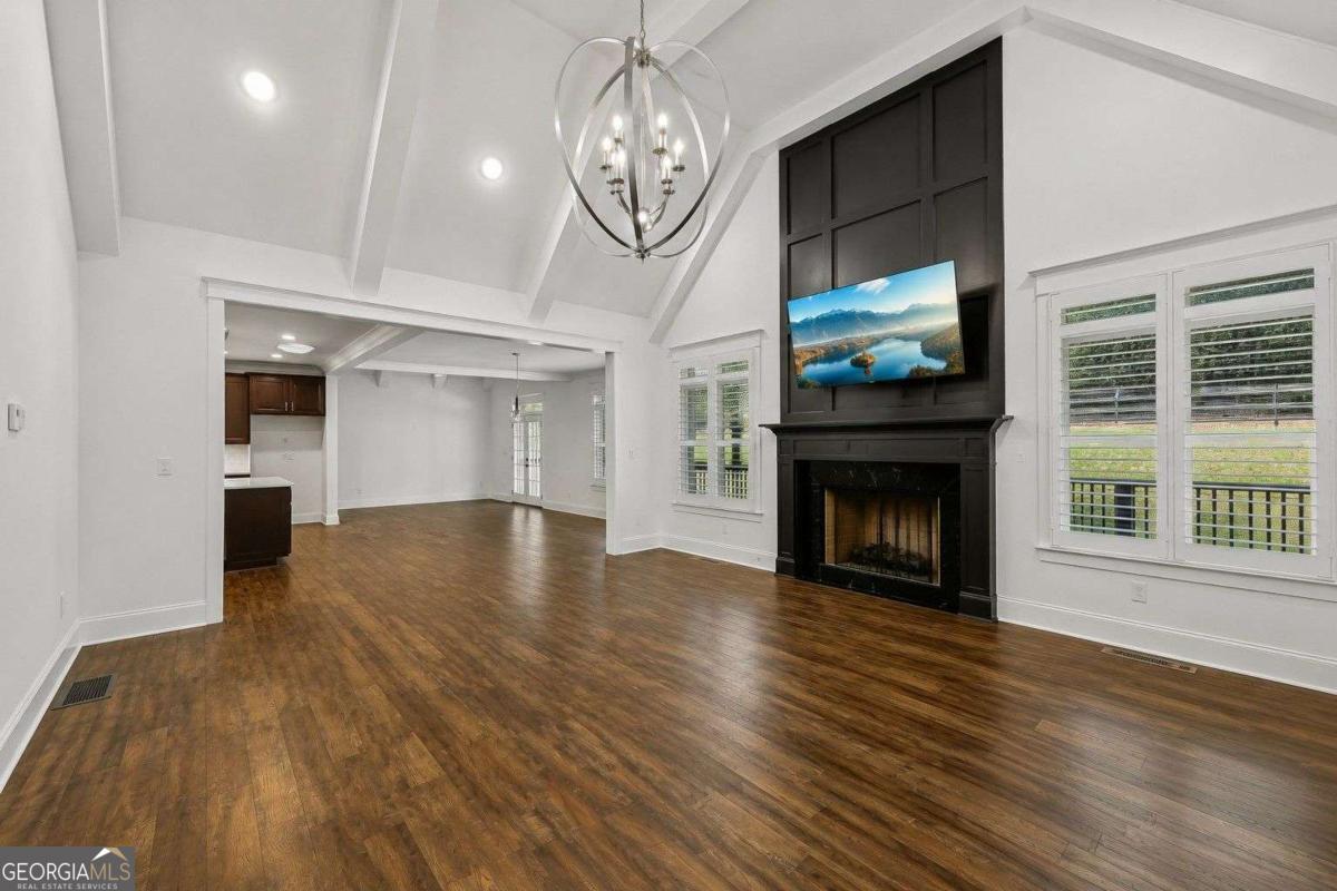 189 Oak Forest DR