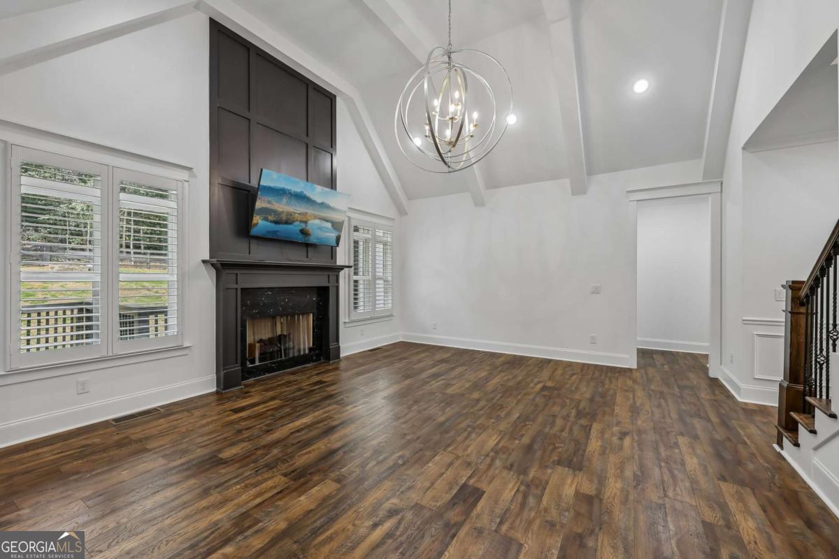 189 Oak Forest DR