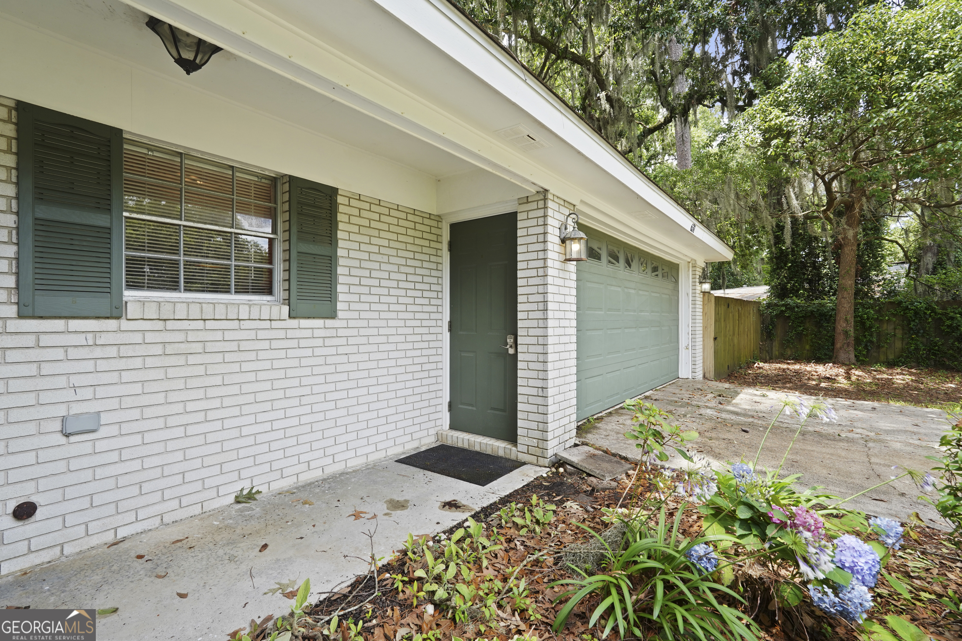 631 Valleybrook RD