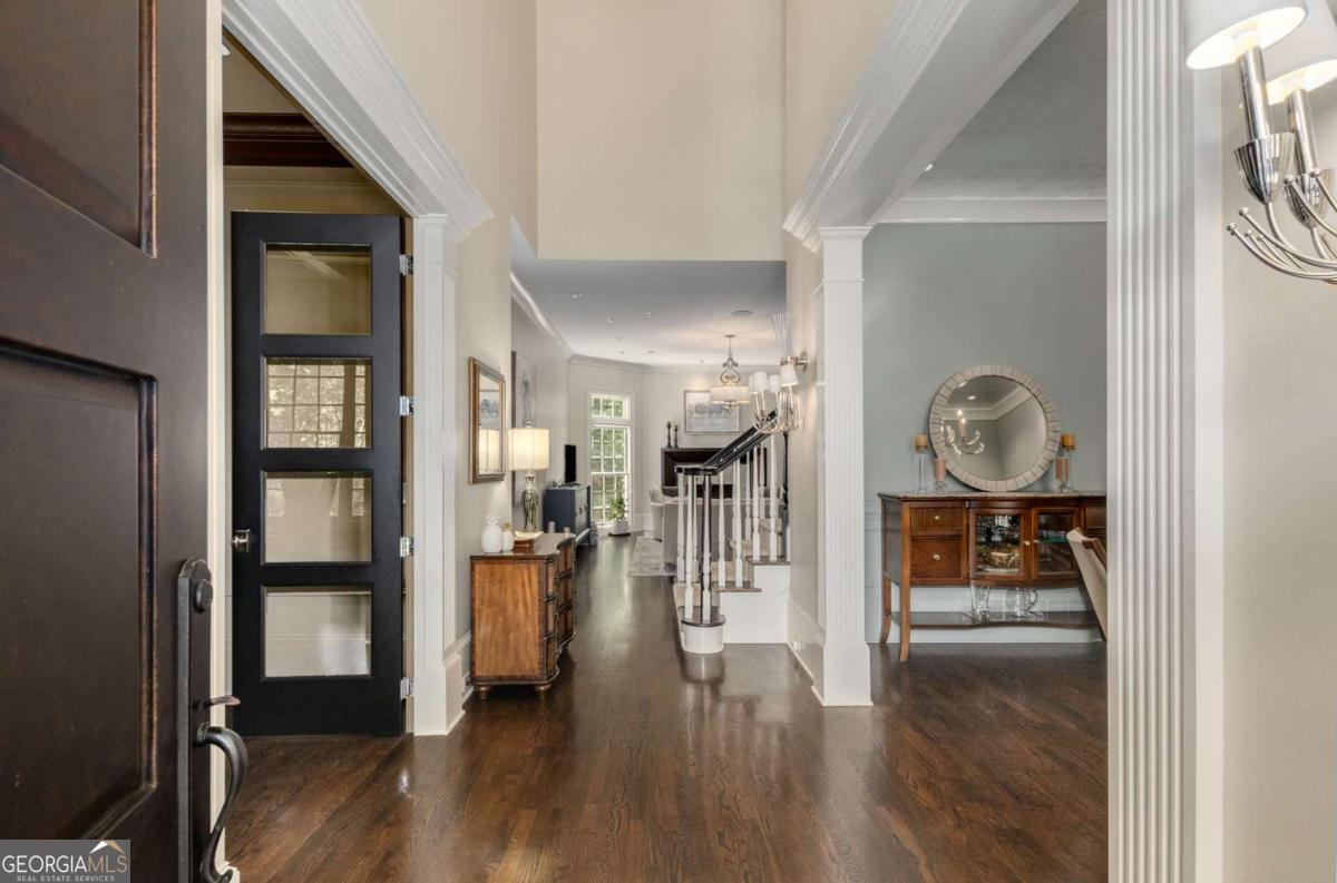 2375 HYDE PARK CT NW