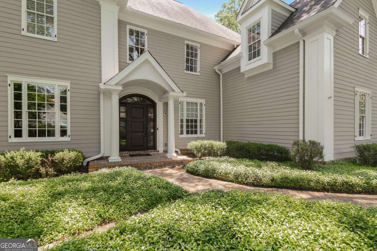 2375 HYDE PARK CT NW