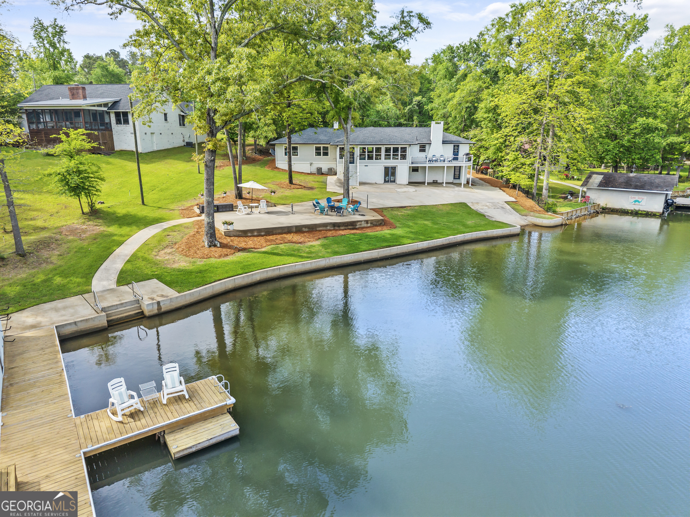 307 W Lakeview DR NE