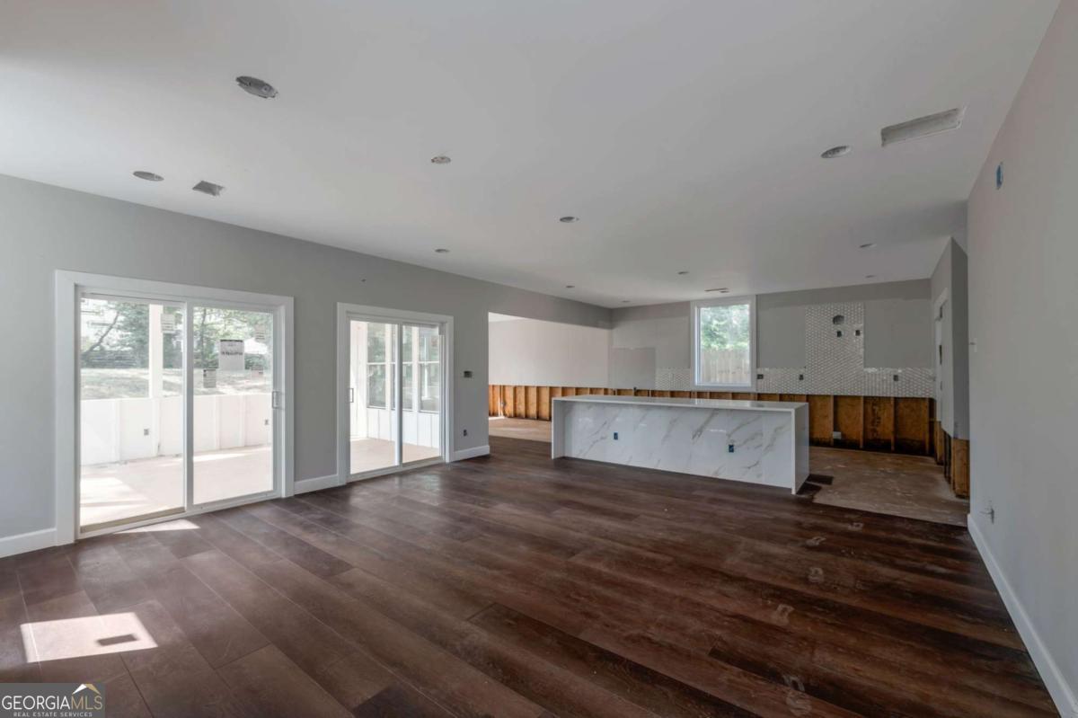 1378 Gus Thornhill Jr DR