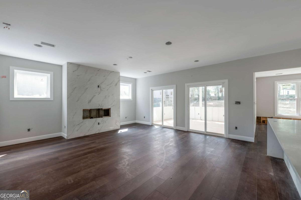 1378 Gus Thornhill Jr DR