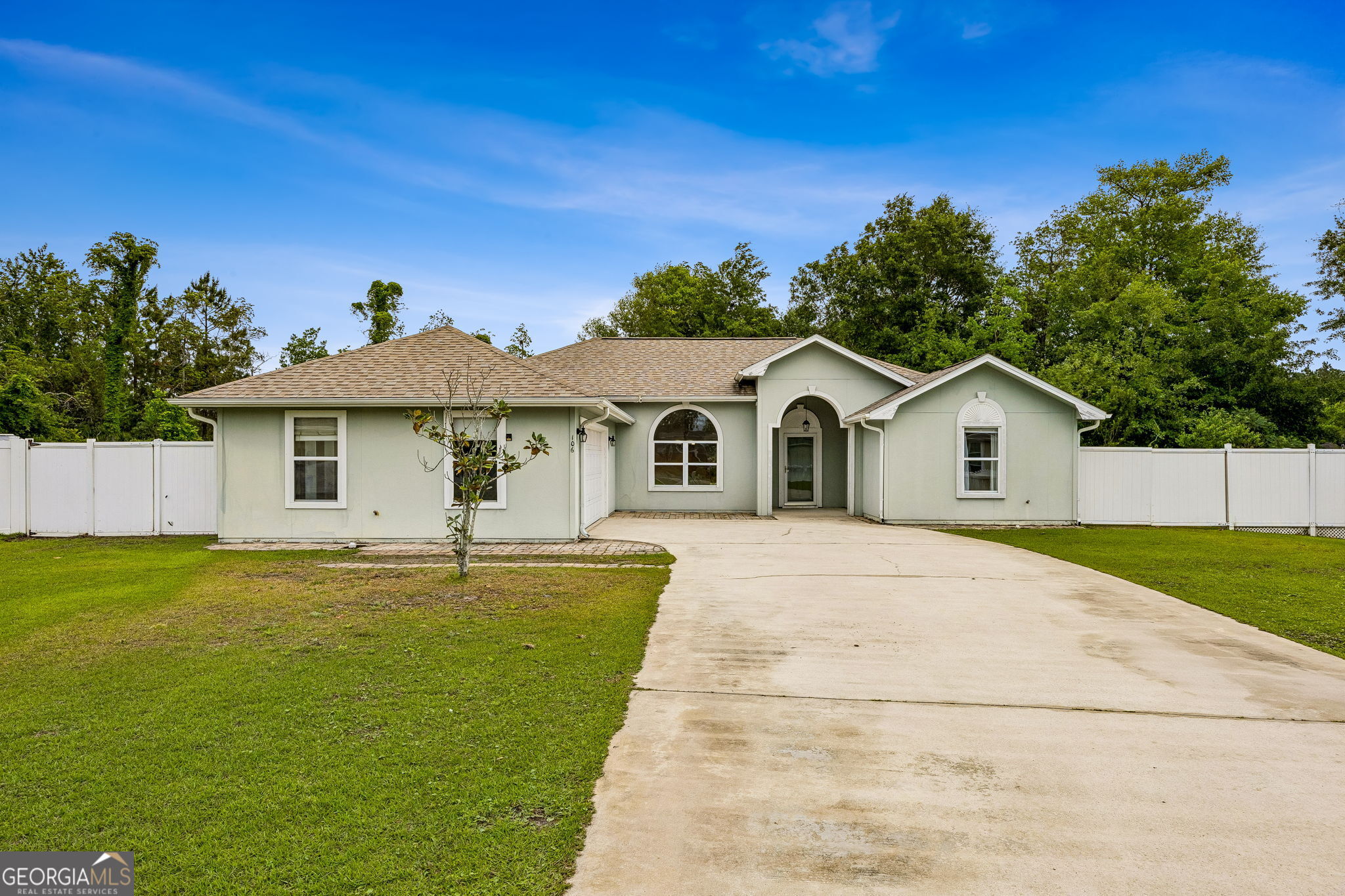 106 Lake Manor CT