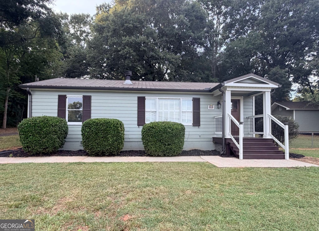 Photo of 604 Lynn Avenue, Jefferson, GA 30549 (MLS # 10835652)