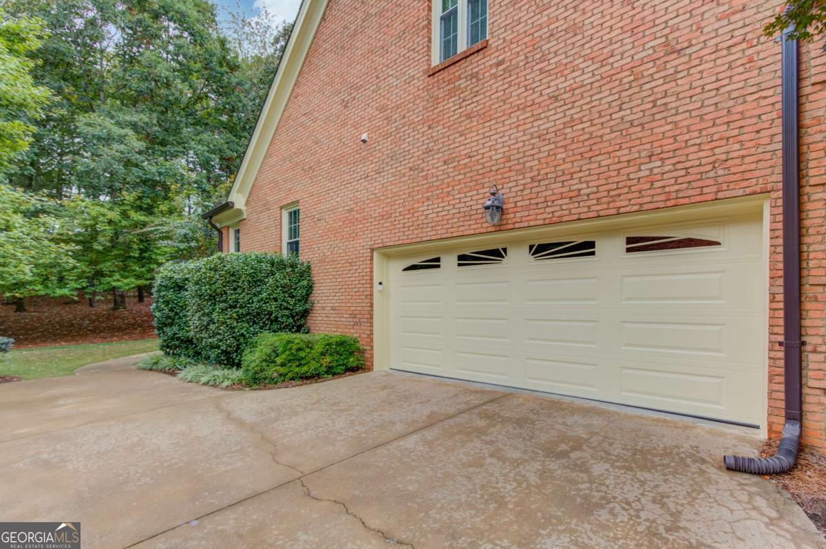 1355 Woodland Lake DR