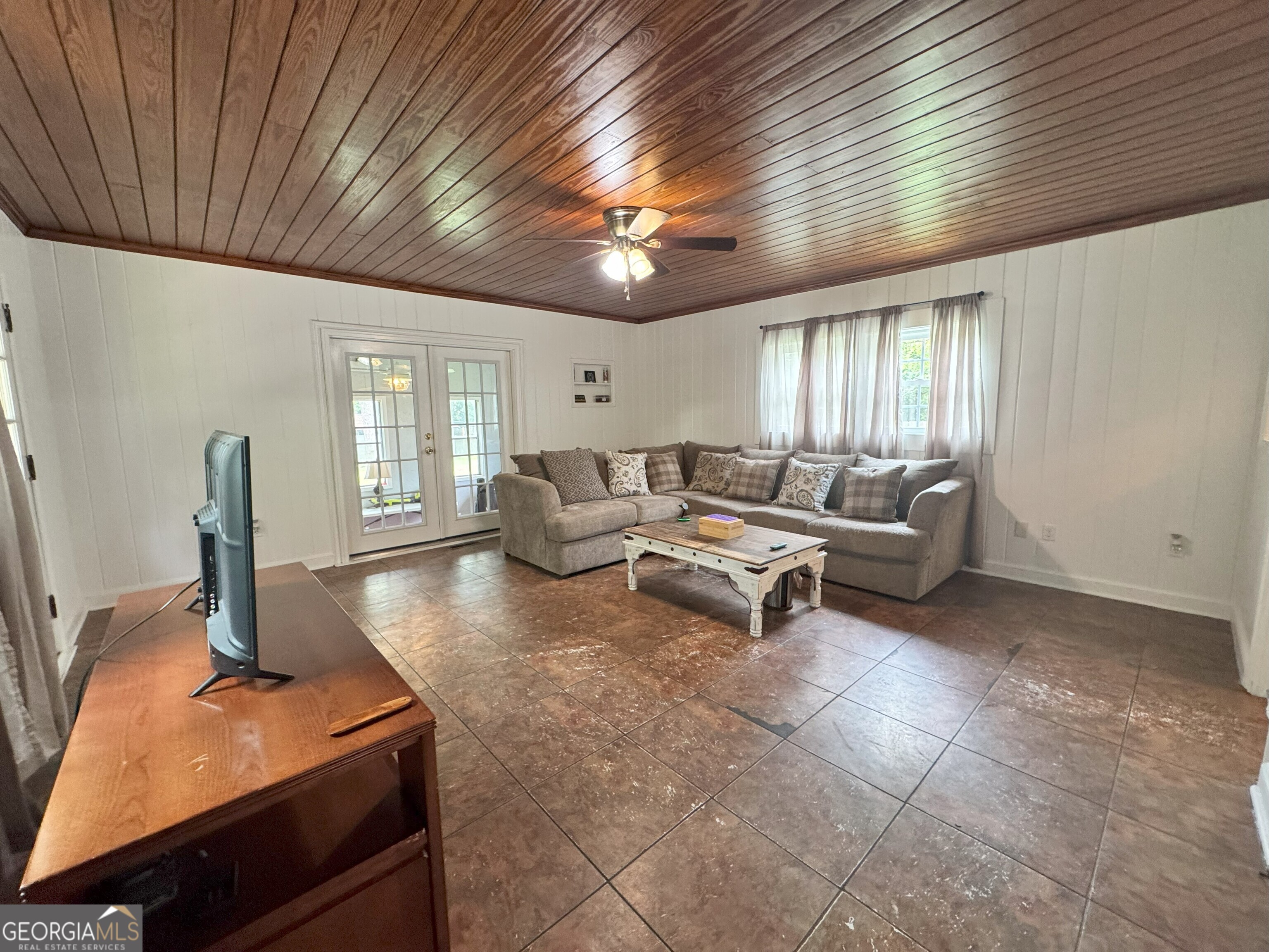 1316 6th AVE