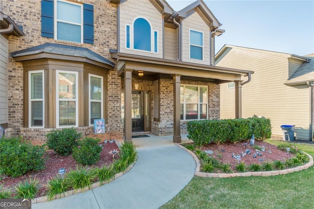 Photo of 4850 Haysboro Way, Cumming, GA 30040 (MLS # 10670088)