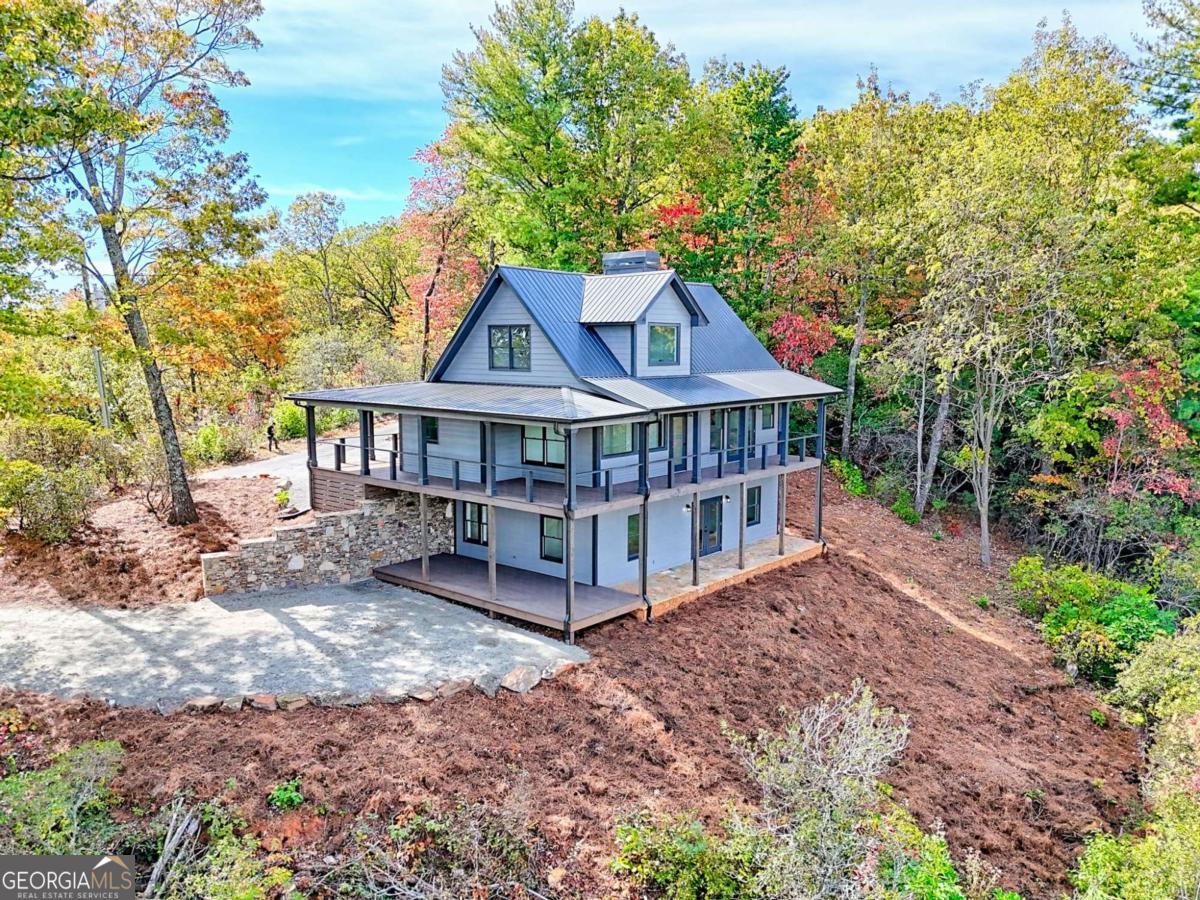 556 Summer LN