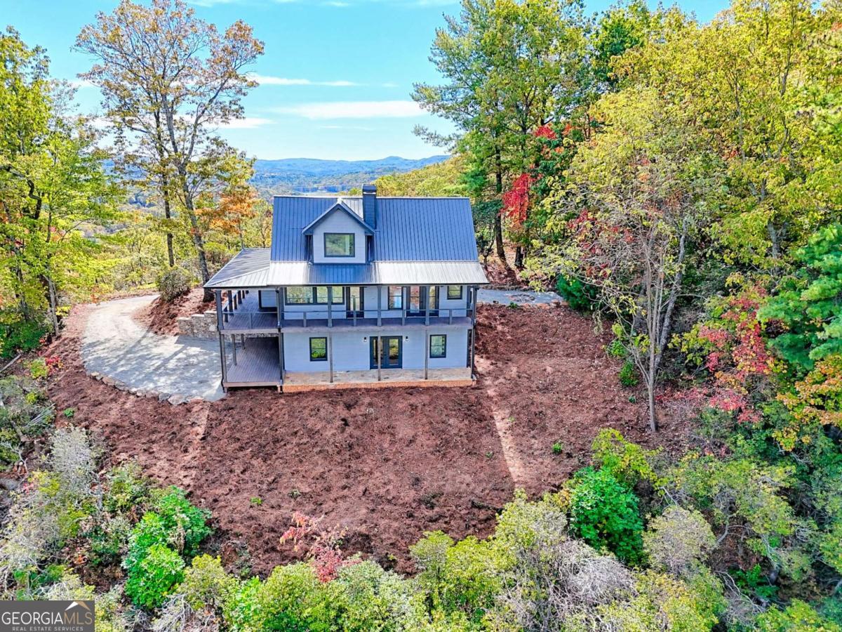 556 Summer LN