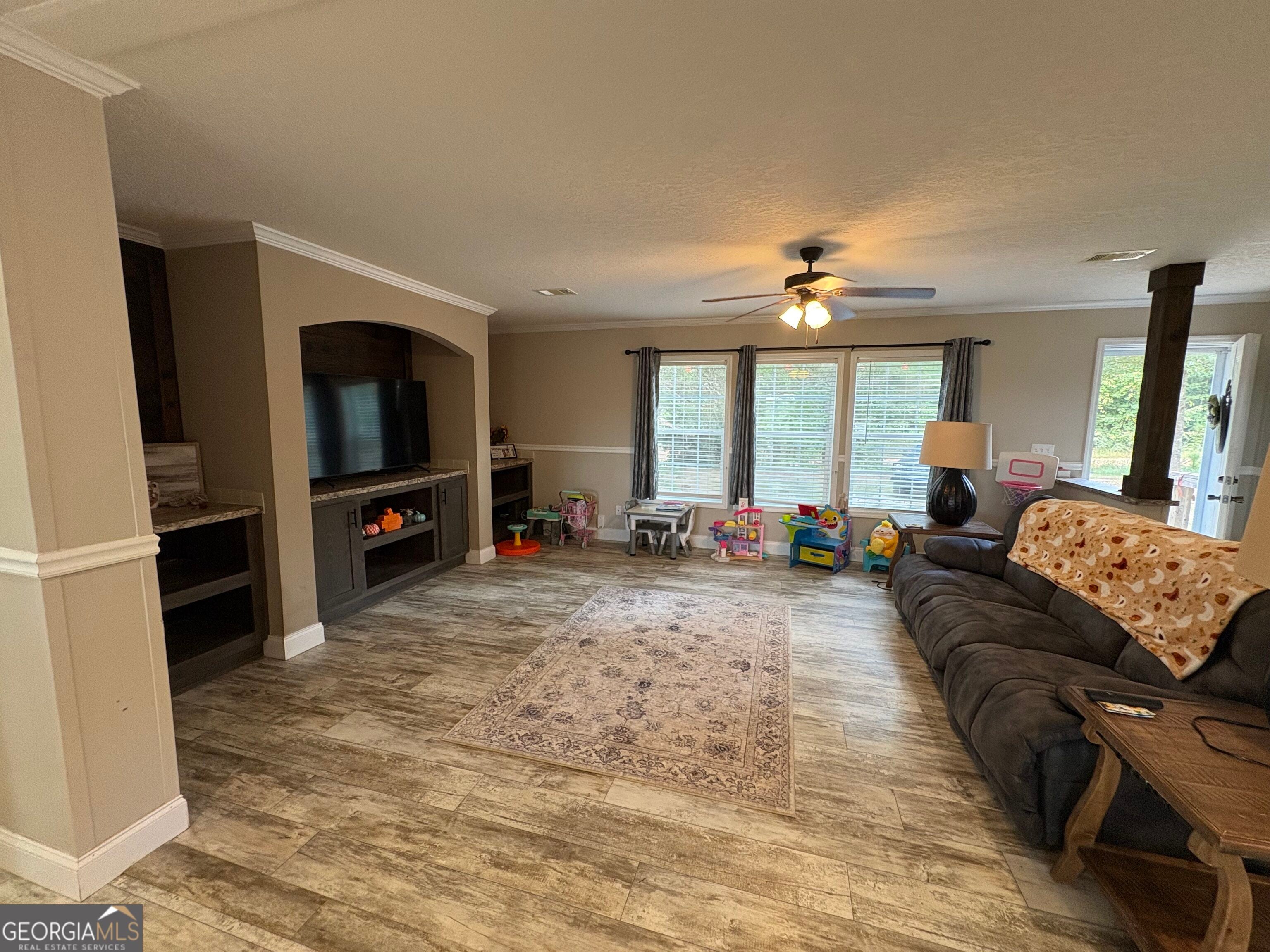 590 Bussell RD