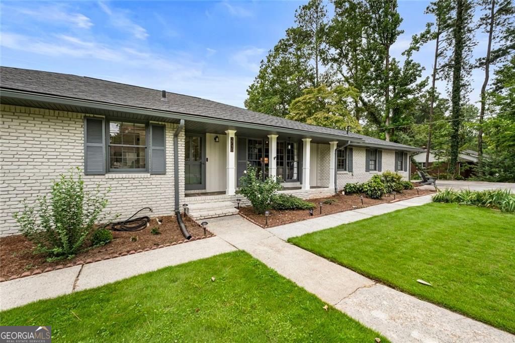 2710 Beverly Hills DR NE