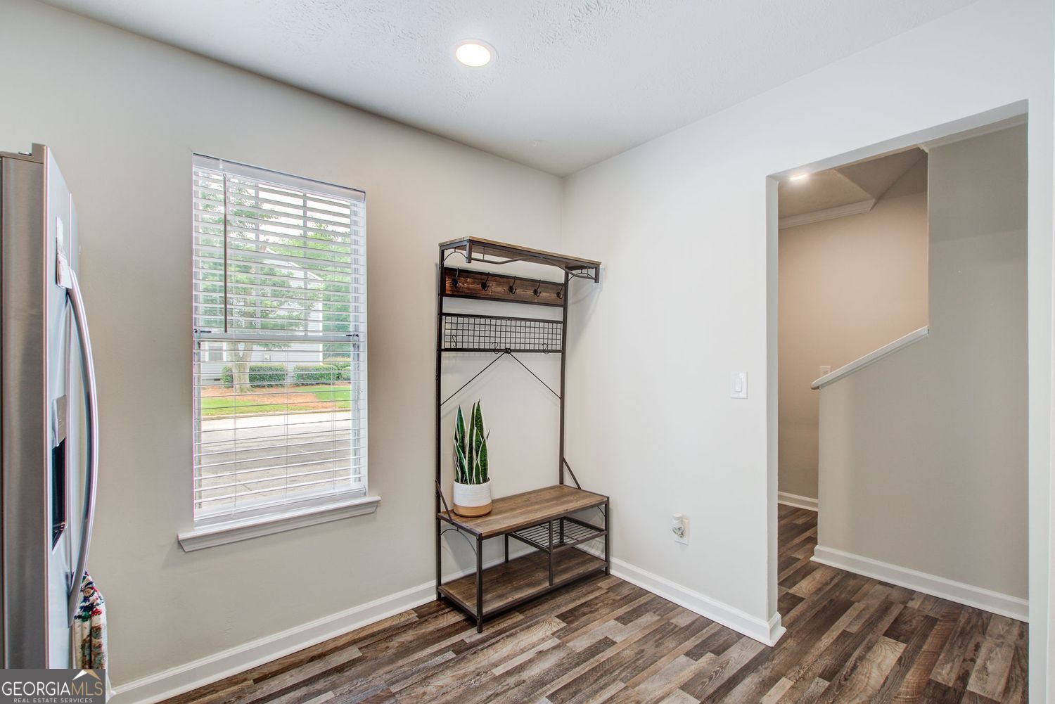 3999 Bayside CIR