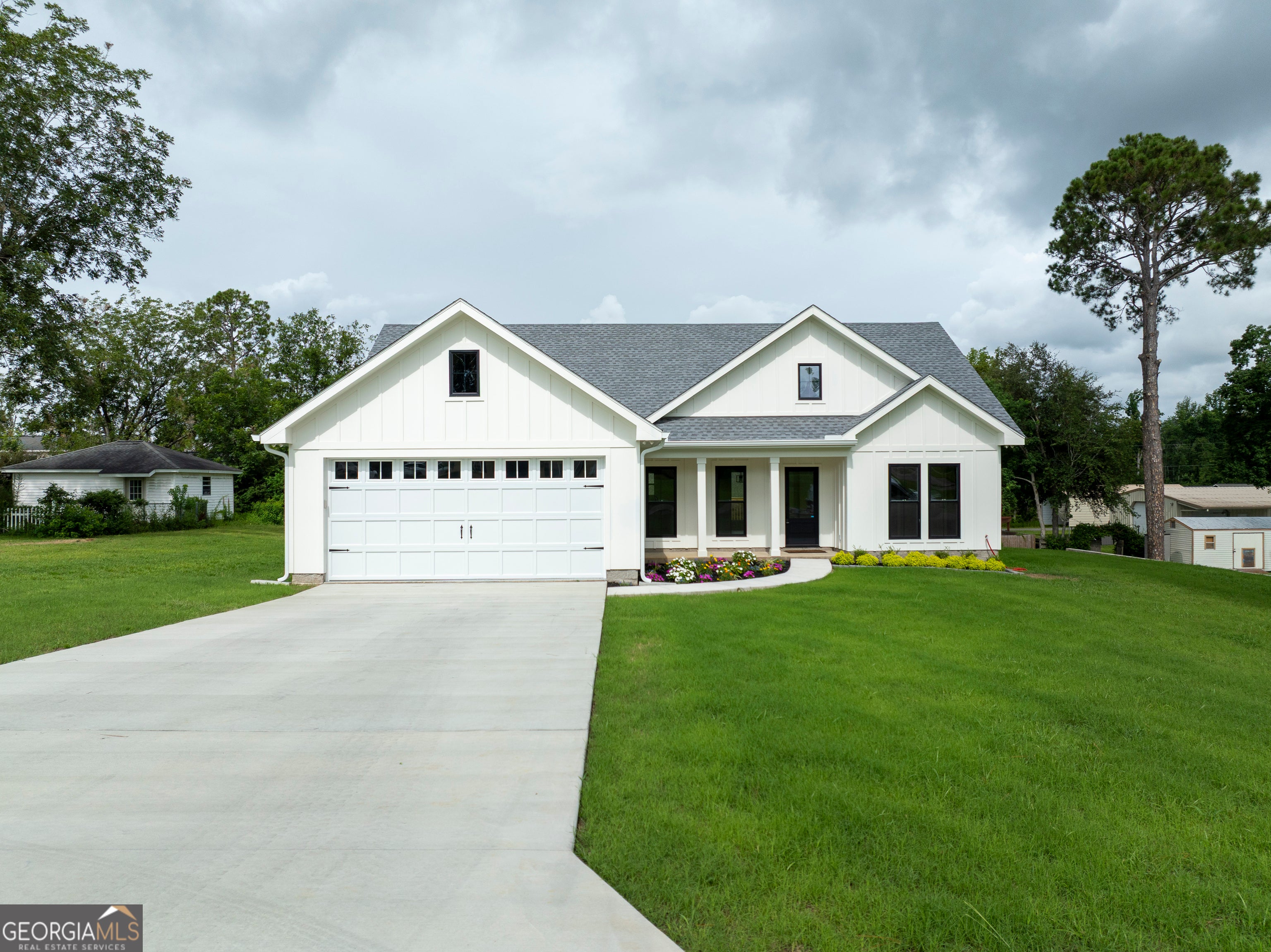 713B Clyde BLVD