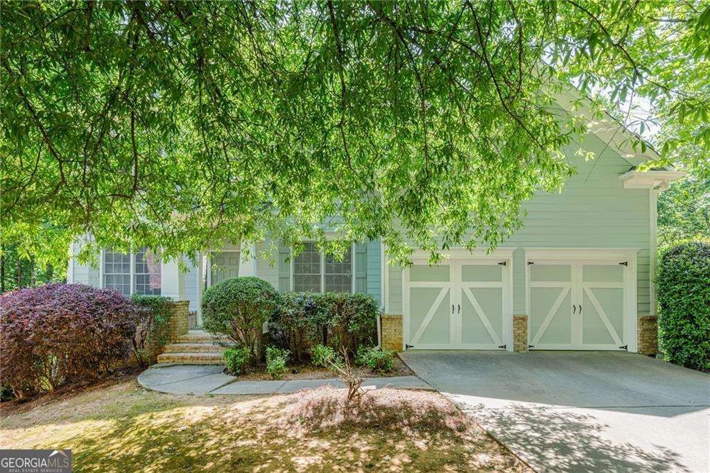 5678 Coopers Glen Court SW
