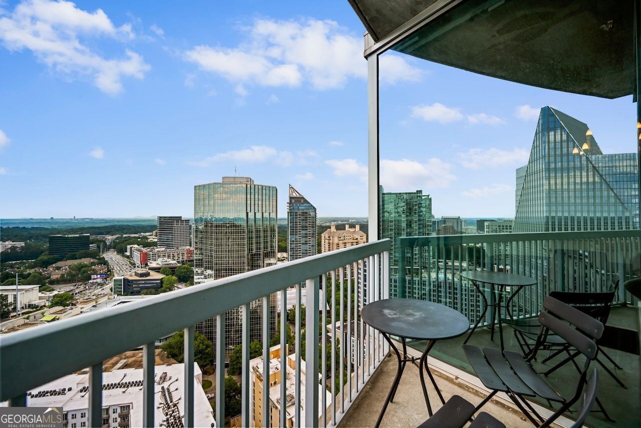 3324 Peachtree RD NE 2718
