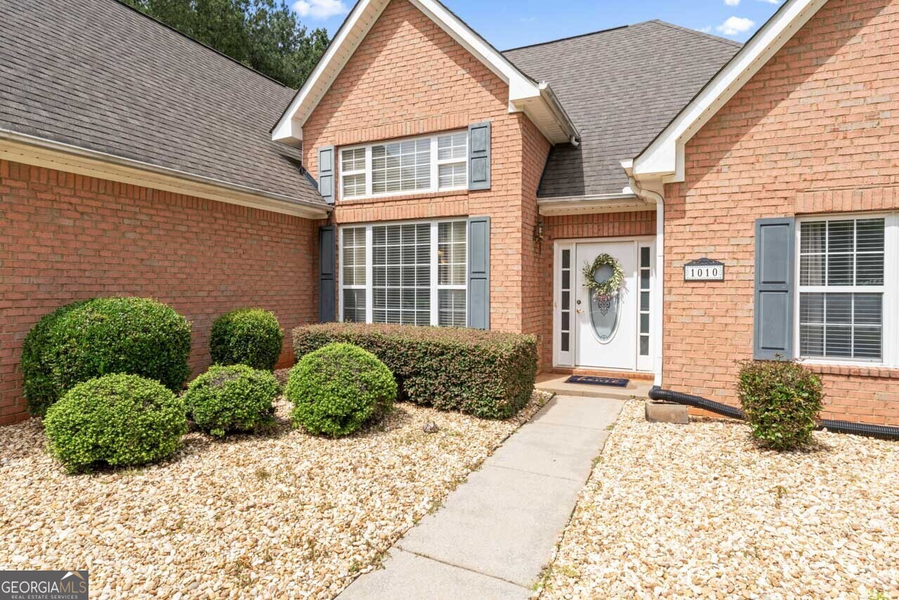 1010 Elaine CT