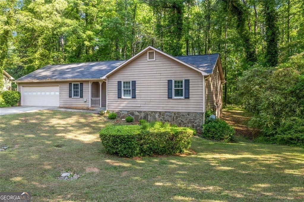 Photo of 1430 Hillside Place SE, Conyers, GA 30094 (MLS # 10741393)