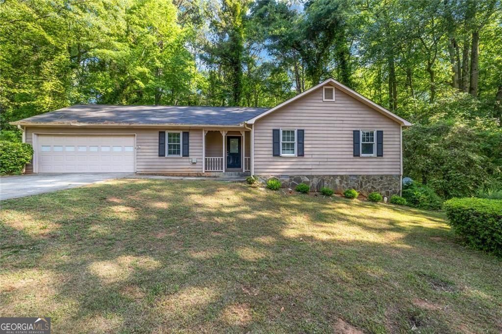 Photo of 1430 Hillside Place SE, Conyers, GA 30094 (MLS # 10741393)
