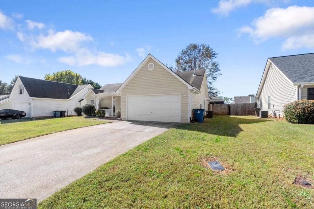 Photo of 610 Fieldcrest Drive, Mcdonough, GA 30253 (MLS # 10882366)