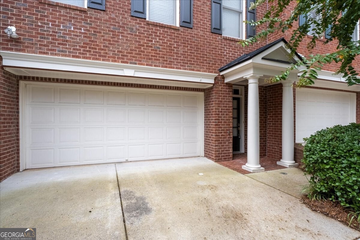 498 Vinings Estates DR