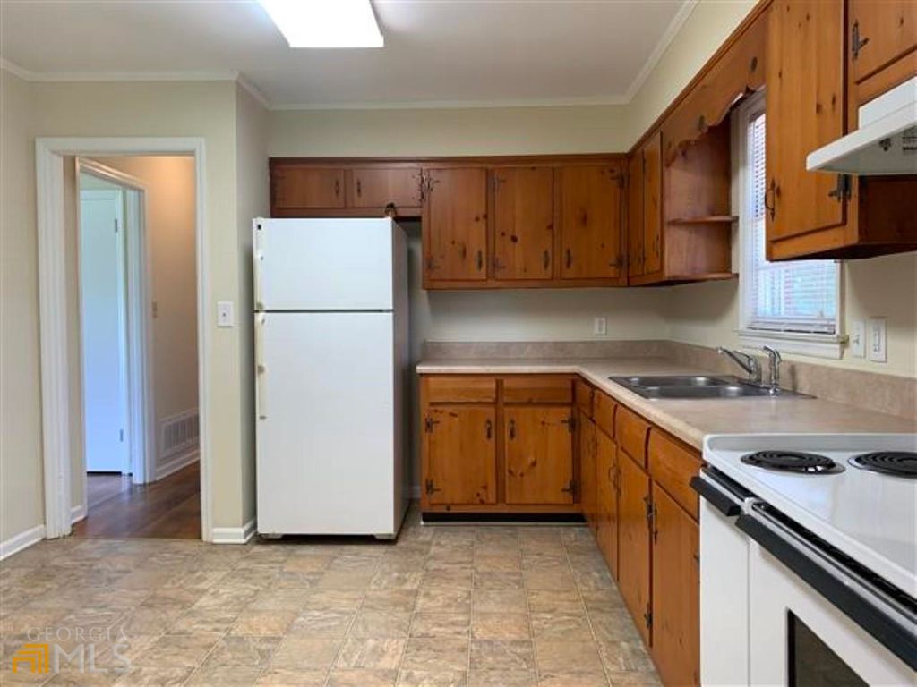 Photo of 6 Ozmore Street, Newnan, GA 30263 (MLS # 10758812)