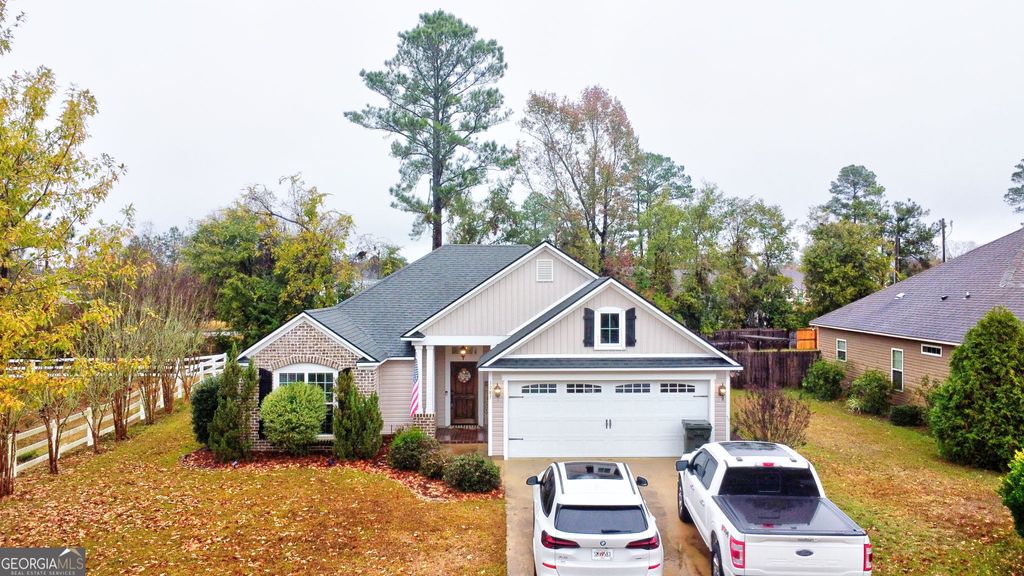 Photo of 3987 Taylor Way, Valdosta, GA 31605 (MLS # 10654326)
