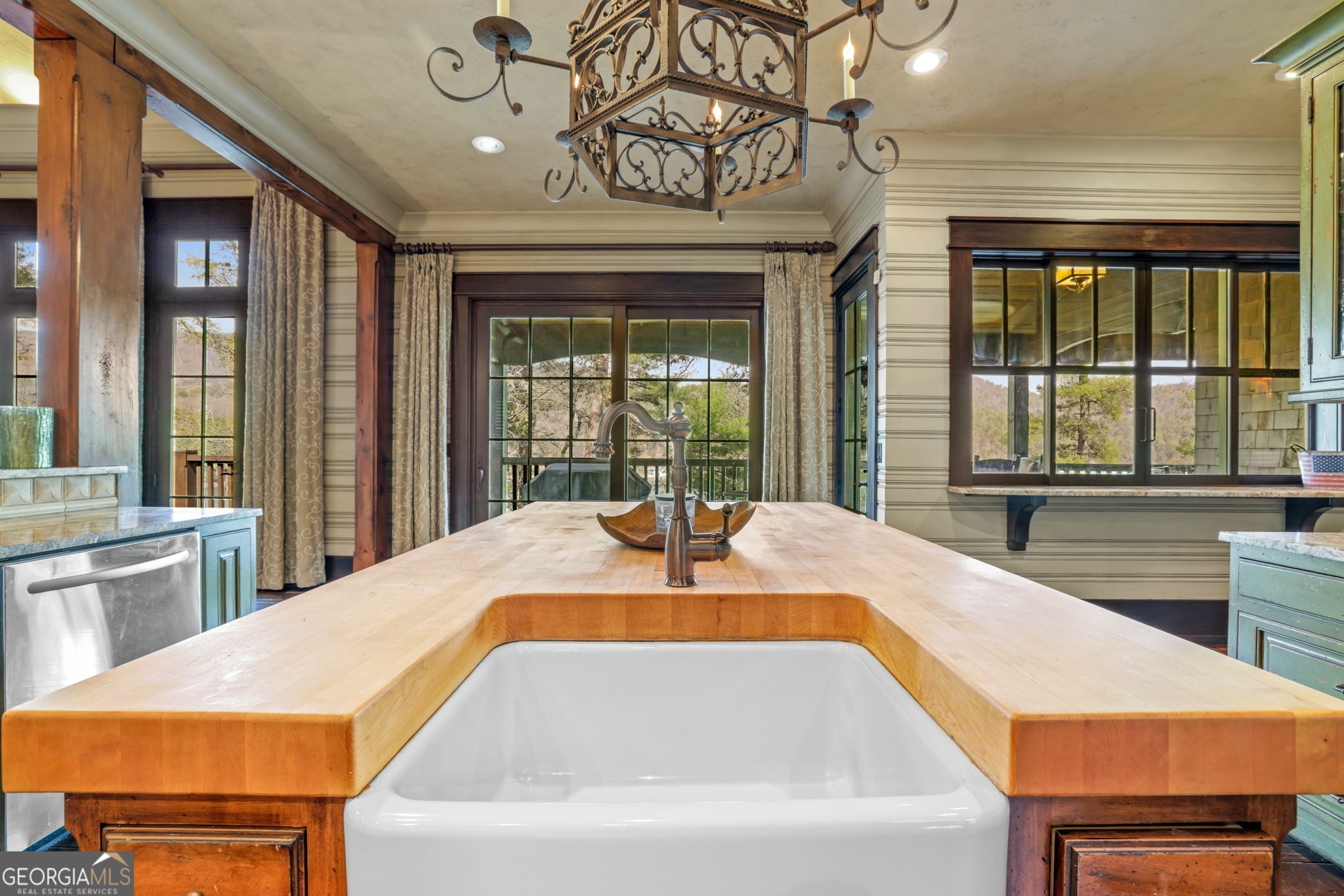 Lakemont, Georgia, 30552, United States, 6 Bedrooms Bedrooms, ,6 BathroomsBathrooms,Residential,Active,2032934