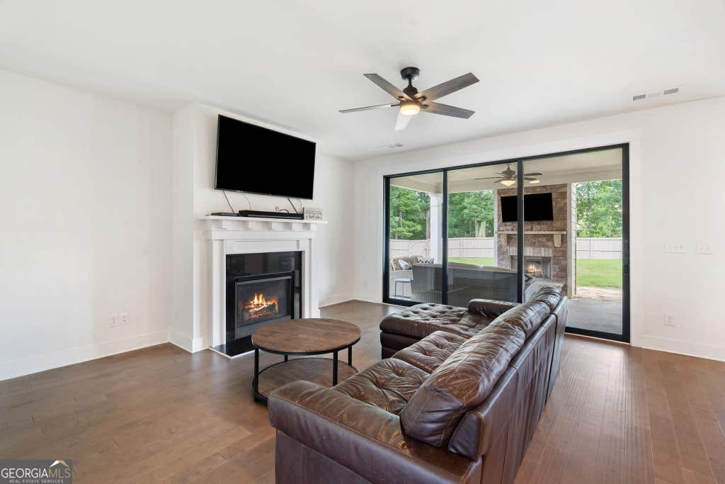 Photo of 2453 Oxenwood Drive SW, Marietta, GA 30064 (MLS # 10788917)