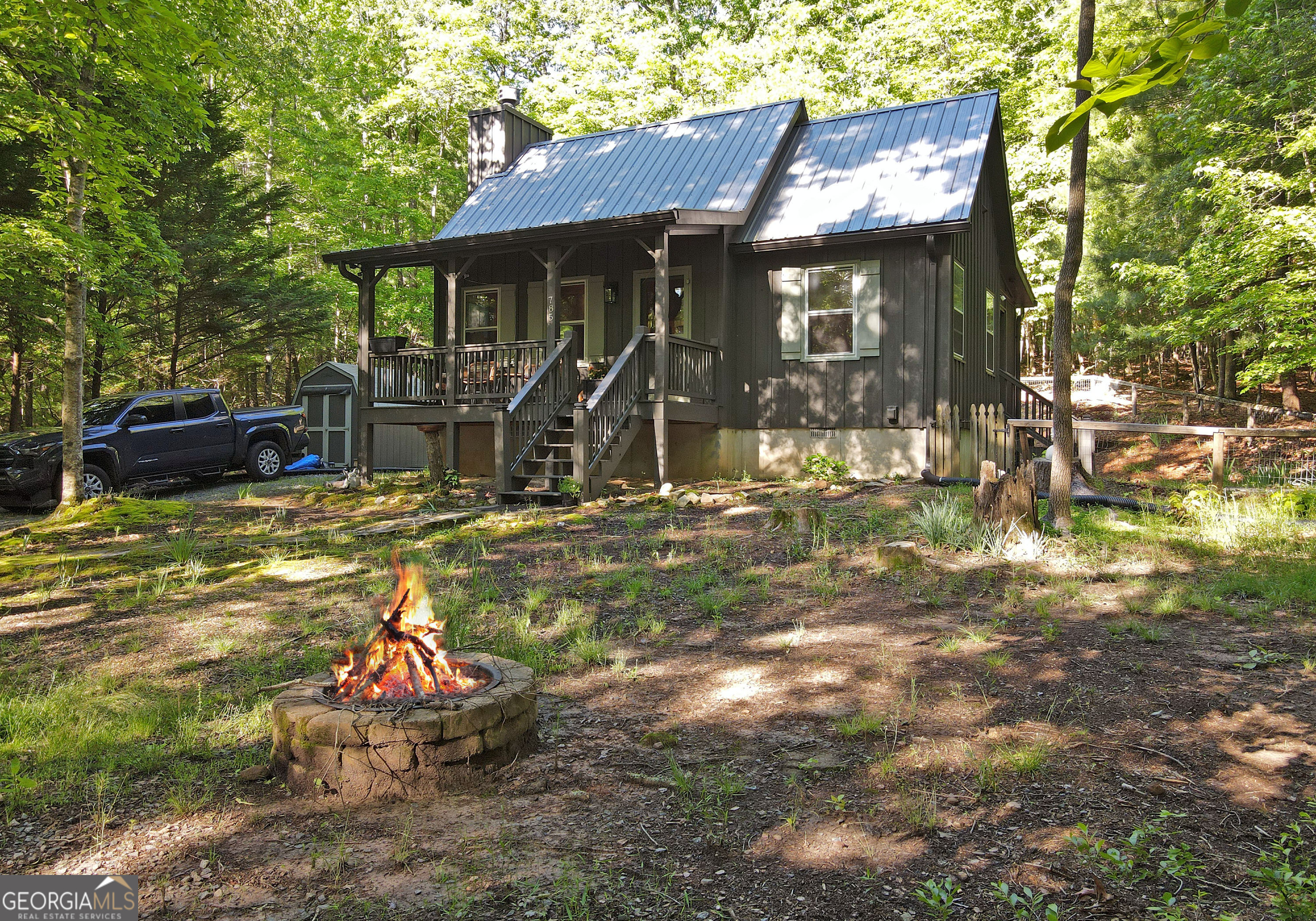 785 Bernhardt RD