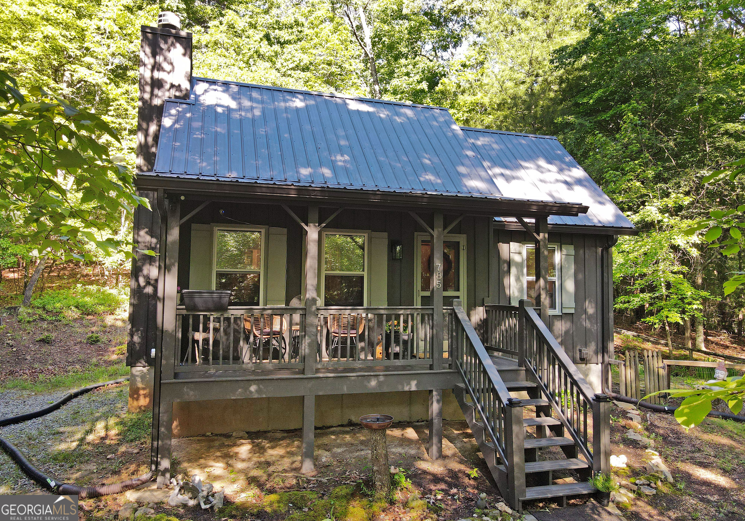 785 Bernhardt RD