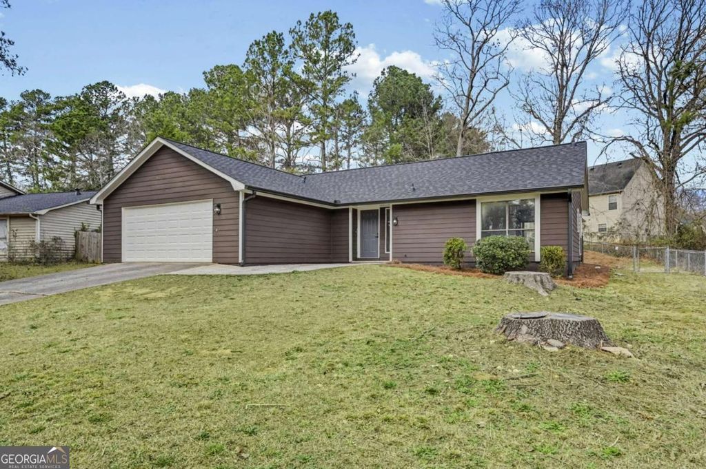 Photo of 339 Park Ridge Circle, Riverdale, GA 30274 (MLS # 10696205)