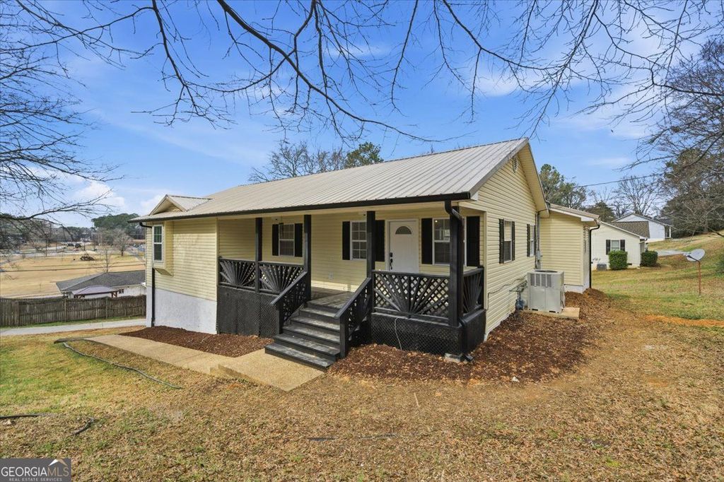 Photo of 3 Robin Hood Road NE, Rome, GA 30161 (MLS # 10690548)