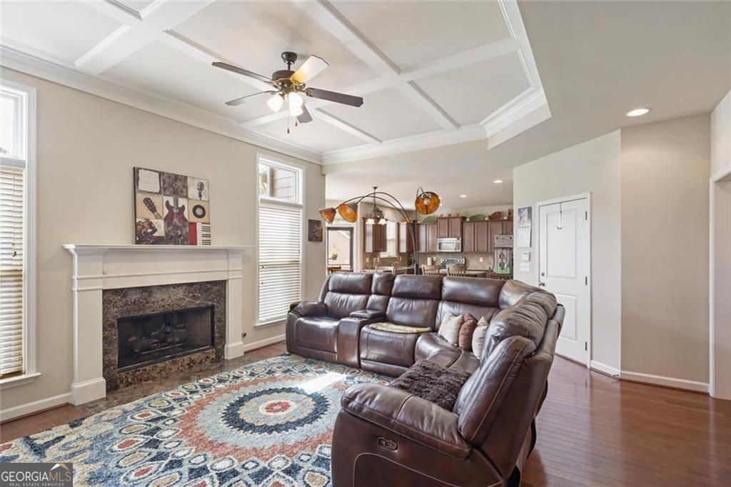 218 Ballymore LN