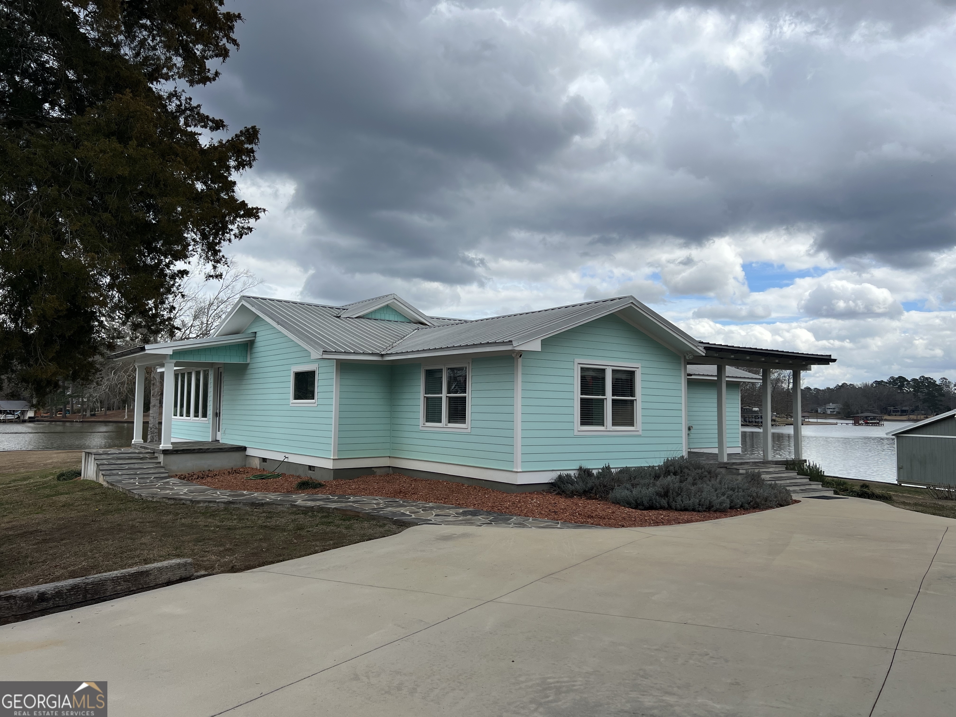 166 Montego Bay RD NW