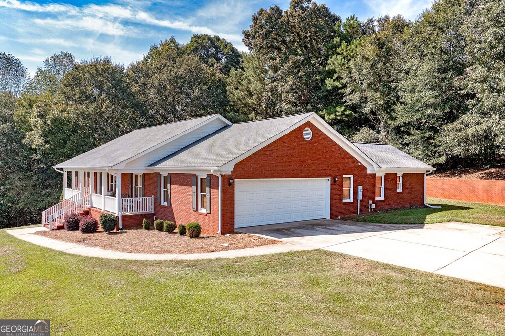 Photo of 437 Riverwalk, McDonough, GA 30252 (MLS # 10866755)