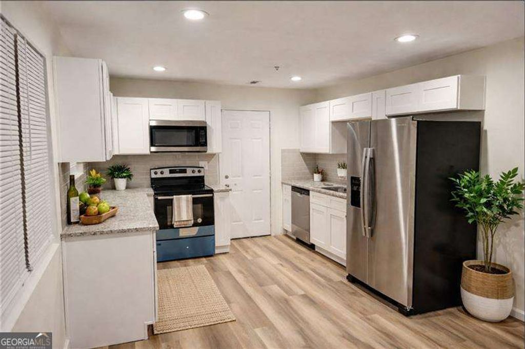 Photo of 1341 Pine Avenue, Atlanta, GA 30344 (MLS # 10729613)