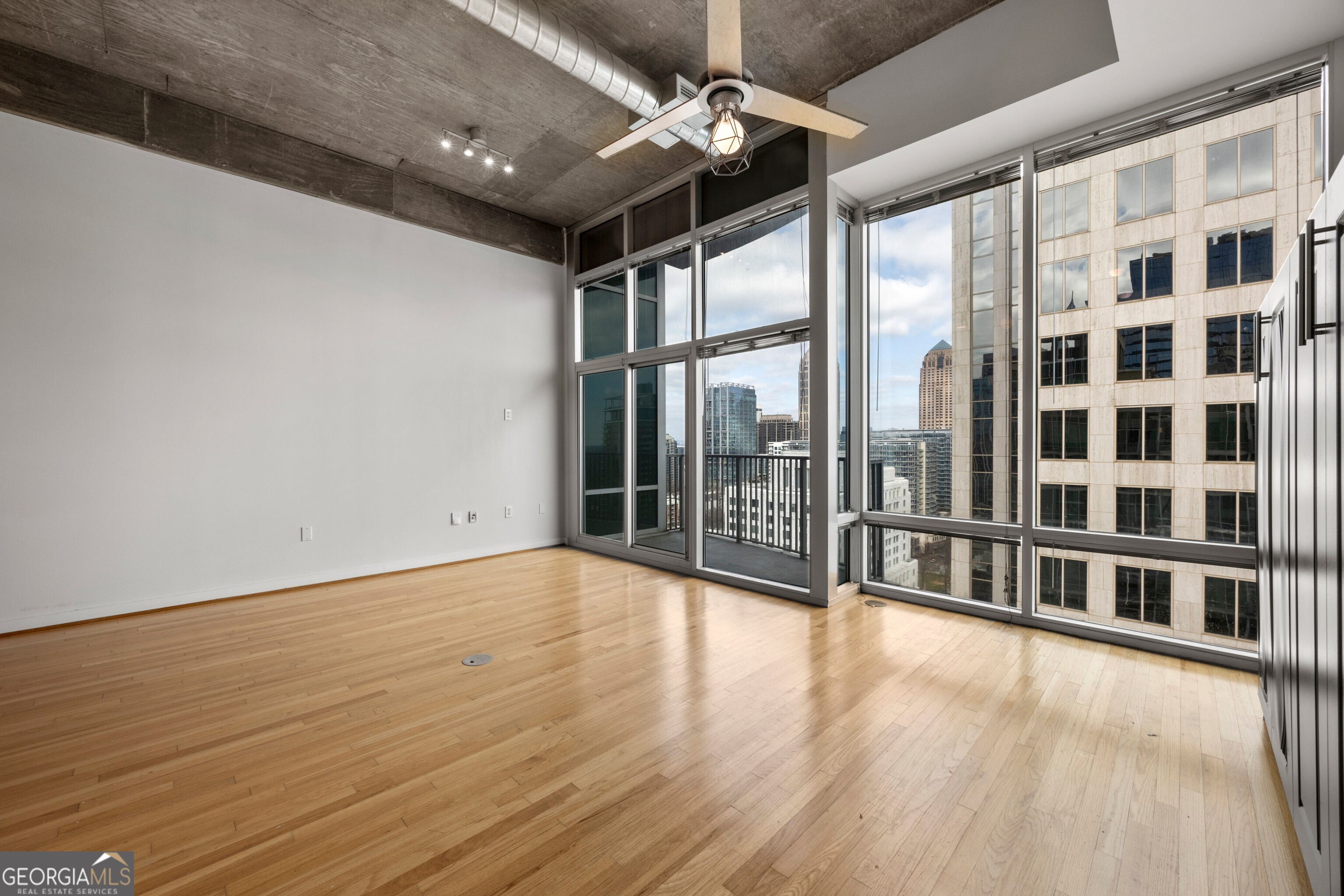 METROPOLIS - Residential