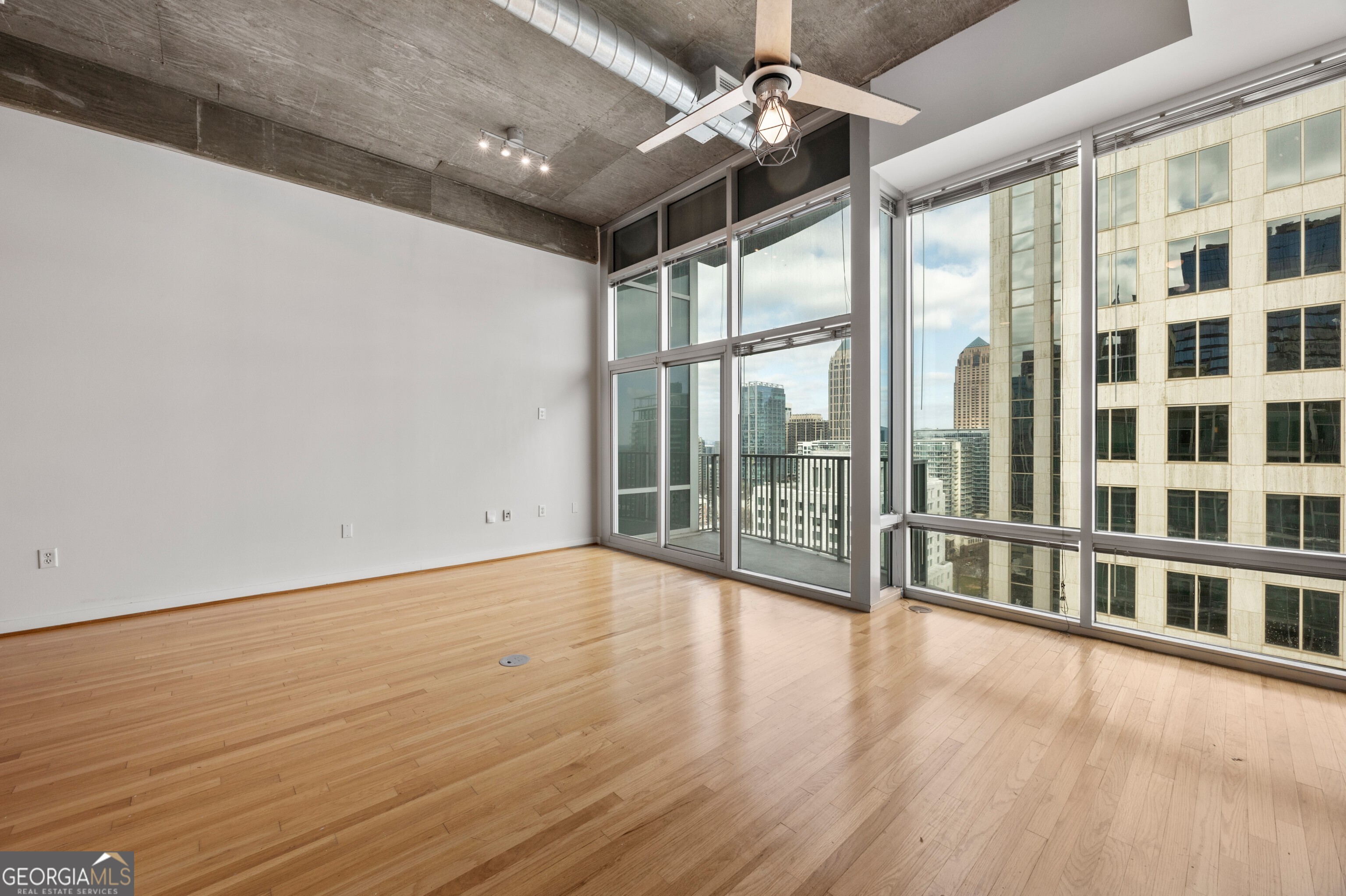 METROPOLIS - Residential