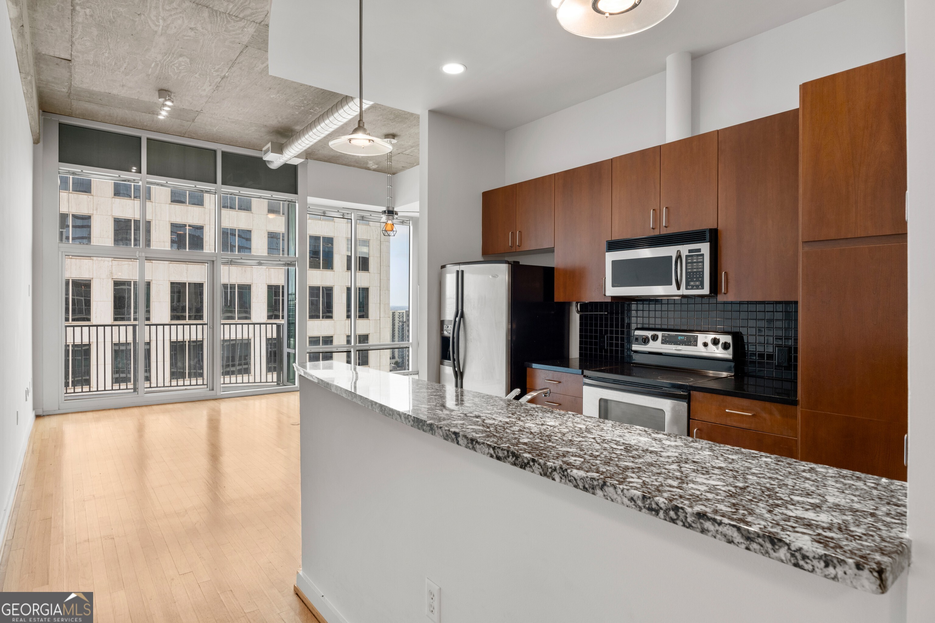 METROPOLIS - Residential