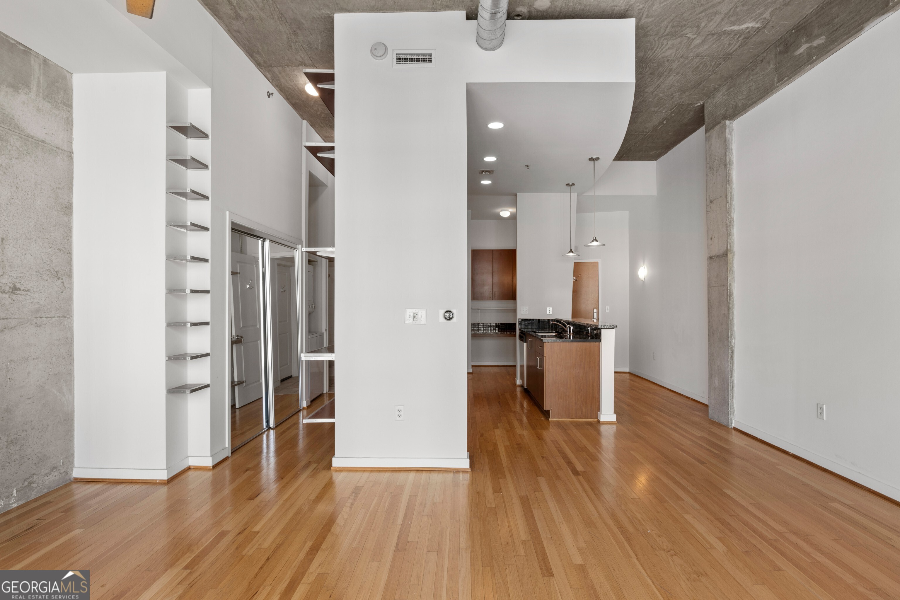 METROPOLIS - Residential