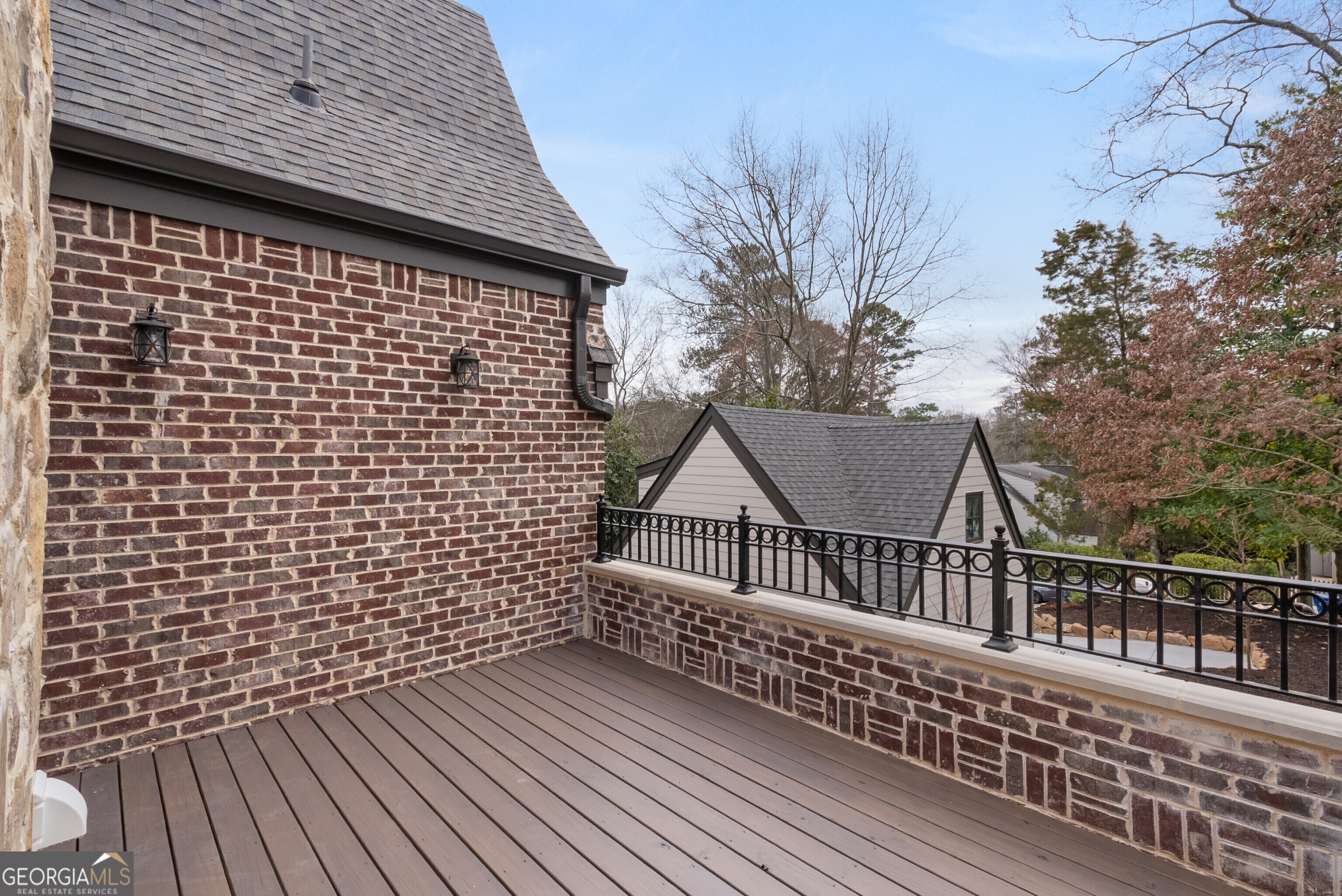 Atlanta, Georgia 30305, United States, 4 Bedrooms Bedrooms, ,5 BathroomsBathrooms,Residential,Active,83494