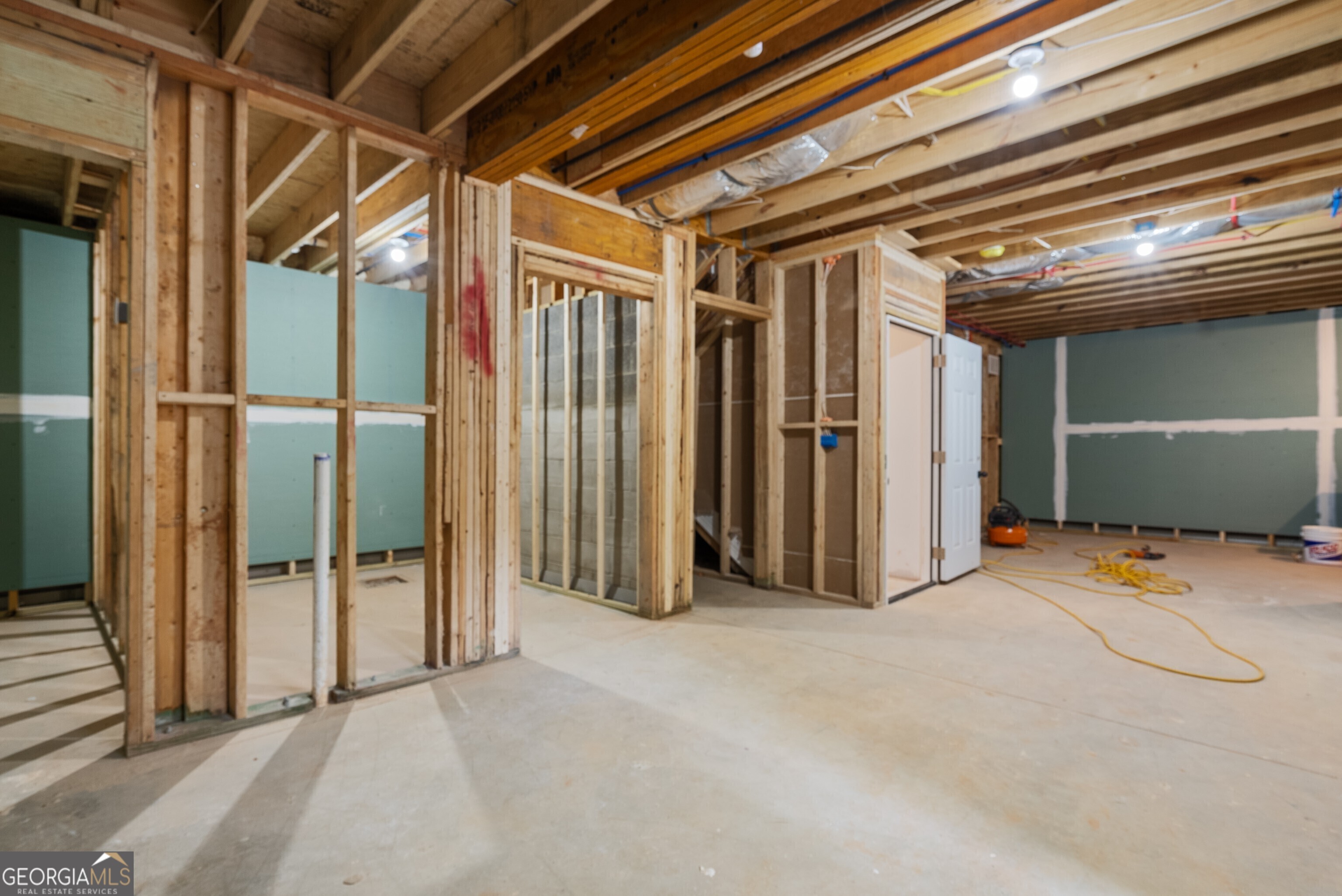 Atlanta, Georgia 30305, United States, 4 Bedrooms Bedrooms, ,5 BathroomsBathrooms,Residential,Active,83494