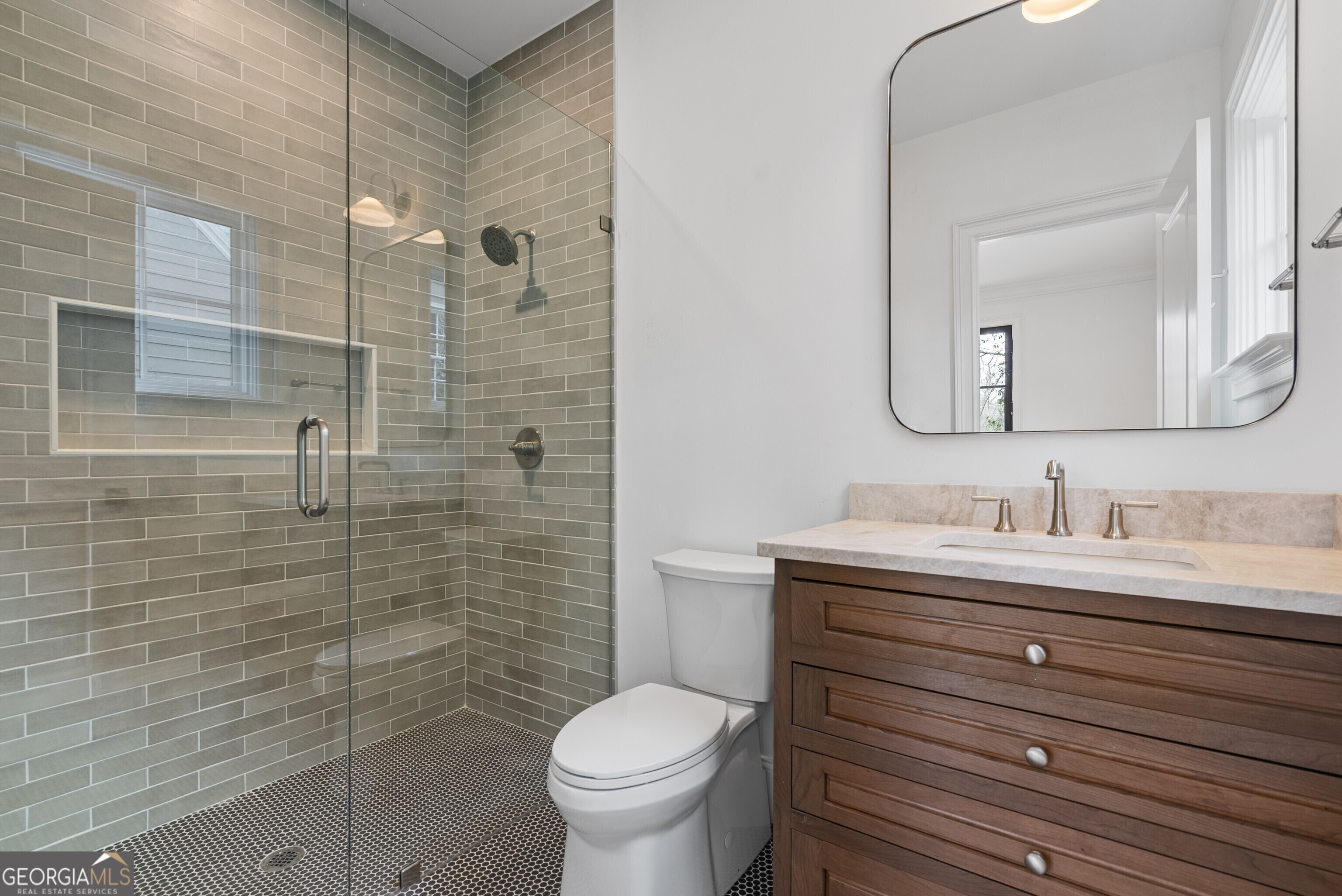 Atlanta, Georgia 30305, United States, 4 Bedrooms Bedrooms, ,5 BathroomsBathrooms,Residential,Active,83494