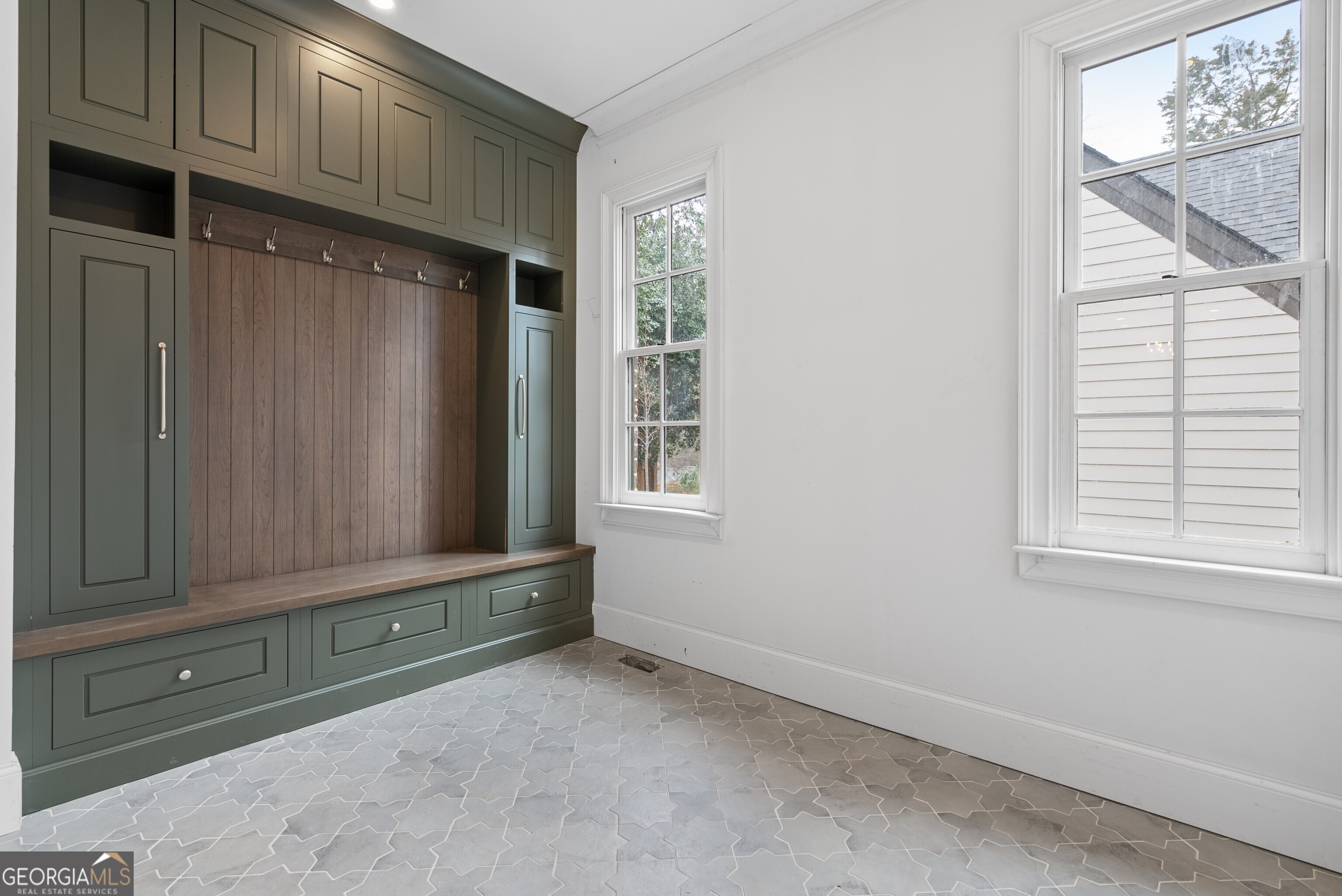 Atlanta, Georgia 30305, United States, 4 Bedrooms Bedrooms, ,5 BathroomsBathrooms,Residential,Active,83494